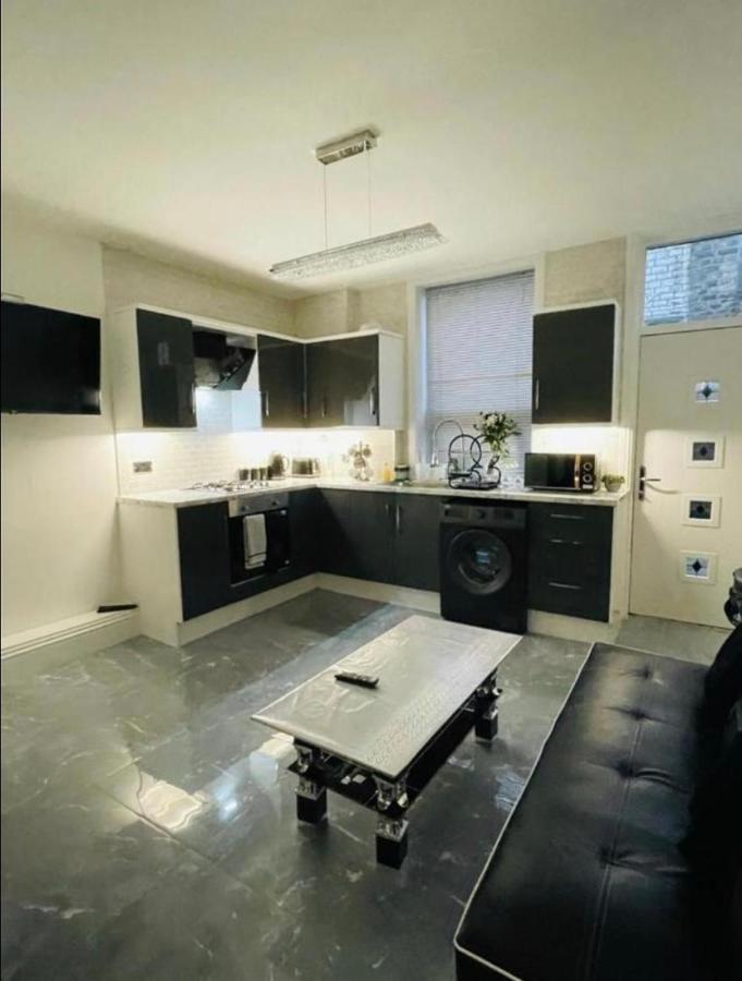 Entire 5 Star Luxury Whalley House Wifi Tv Luxury Burnley Exterior photo
